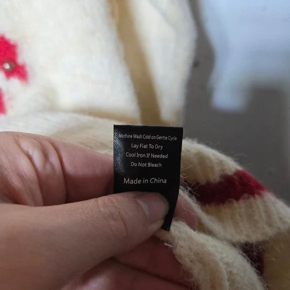 POL Womens Lobster Studded Sweater Small Nautical Whimsical Novelty Eclectic - Picture 7 of 10